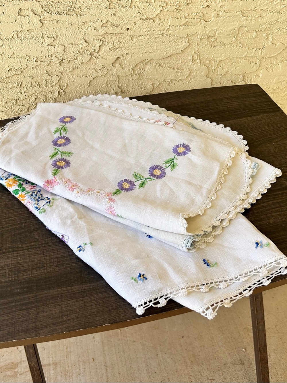 Vintage table runners set of four